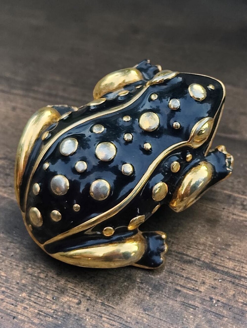 🐸 Vintage Kenneth Lane Black Enameled Frog Pin